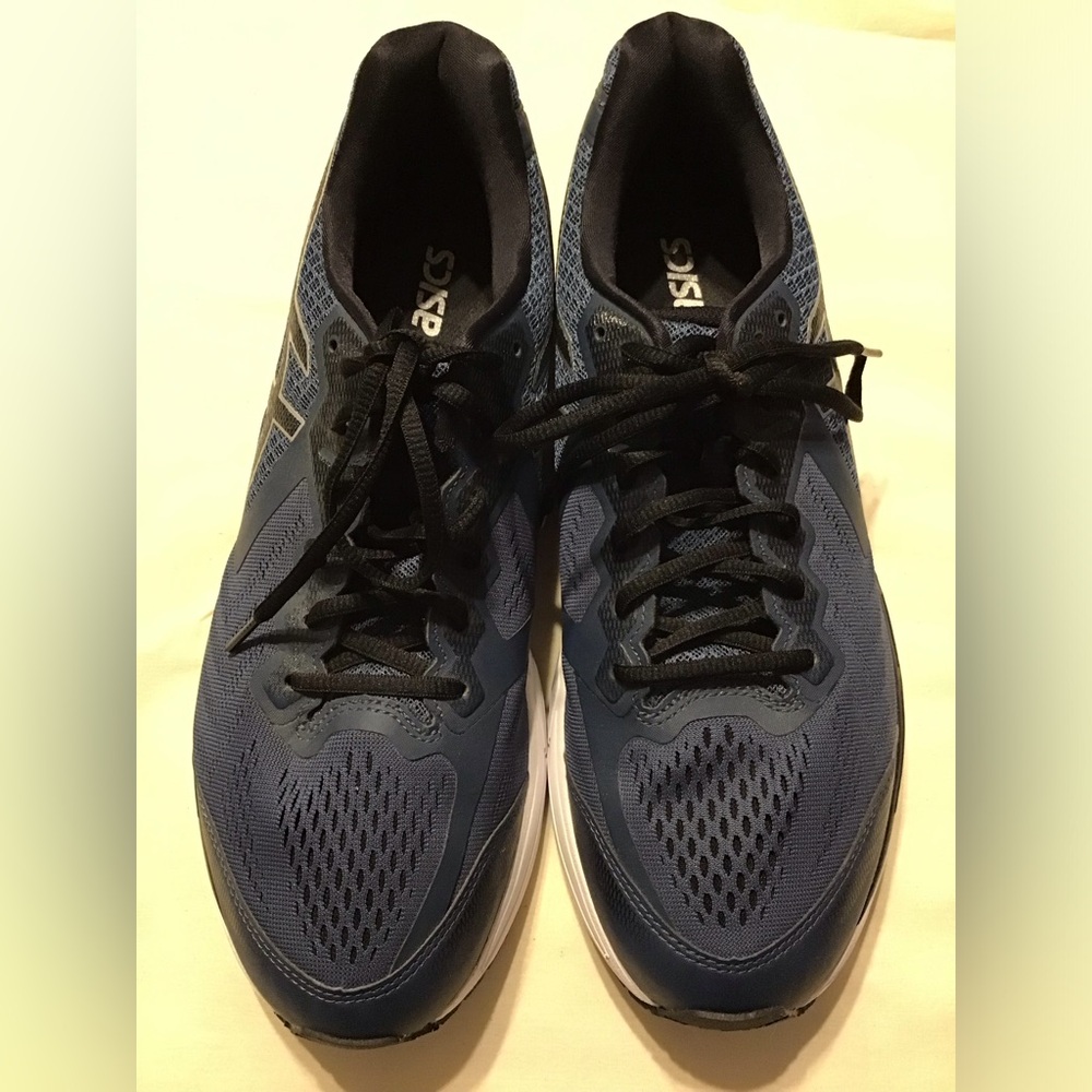 NWOT Asics Gel-Foundation Athletic Sneakers